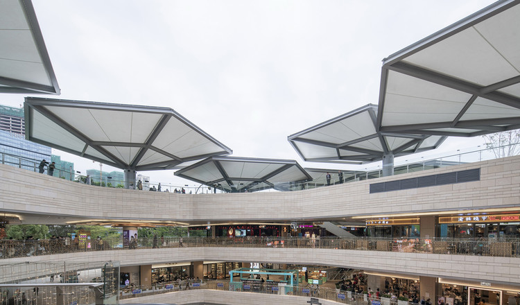 High and low sunshades. Image © Yu Bai