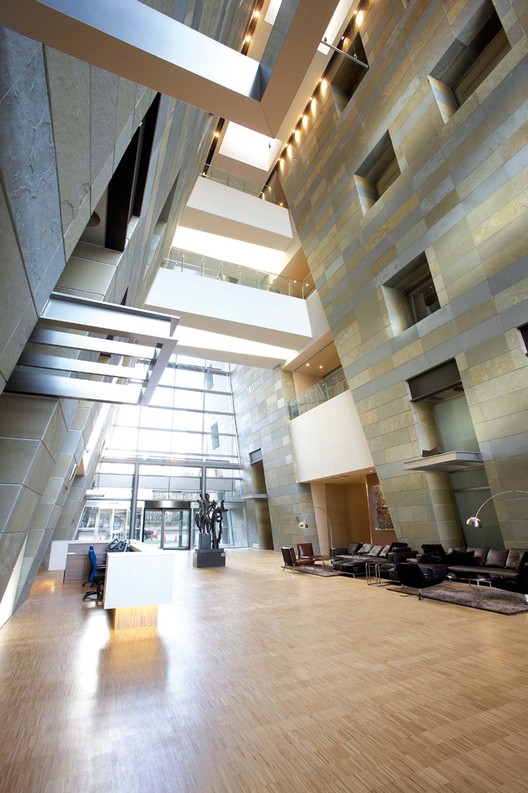 韩国星城 MALL+THE CLASSIC 500养老公寓 / JERDE - 视窗, 梁