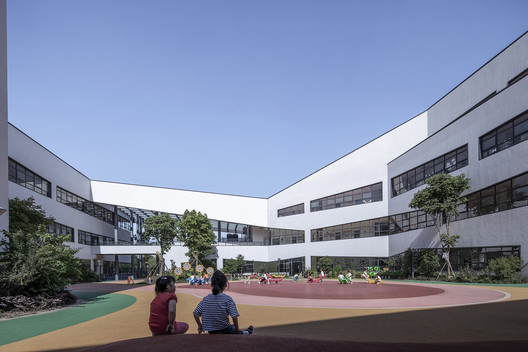 Nanxun Town Center Kindergarten / UAD - Image 4 of 25