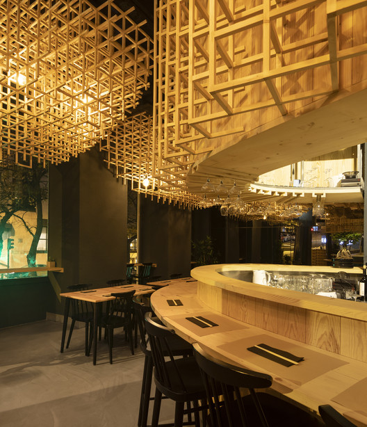 Ajitama Ramen Bistrô / JCFS Architects - Mesa, Cadeira