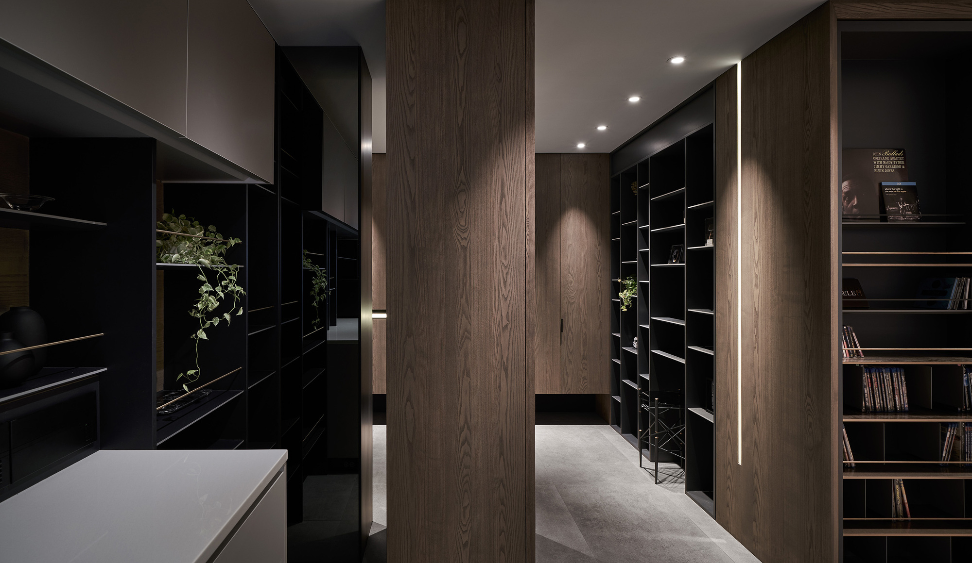 Gallery of Lights Up Apartment / LCGA Design - 38