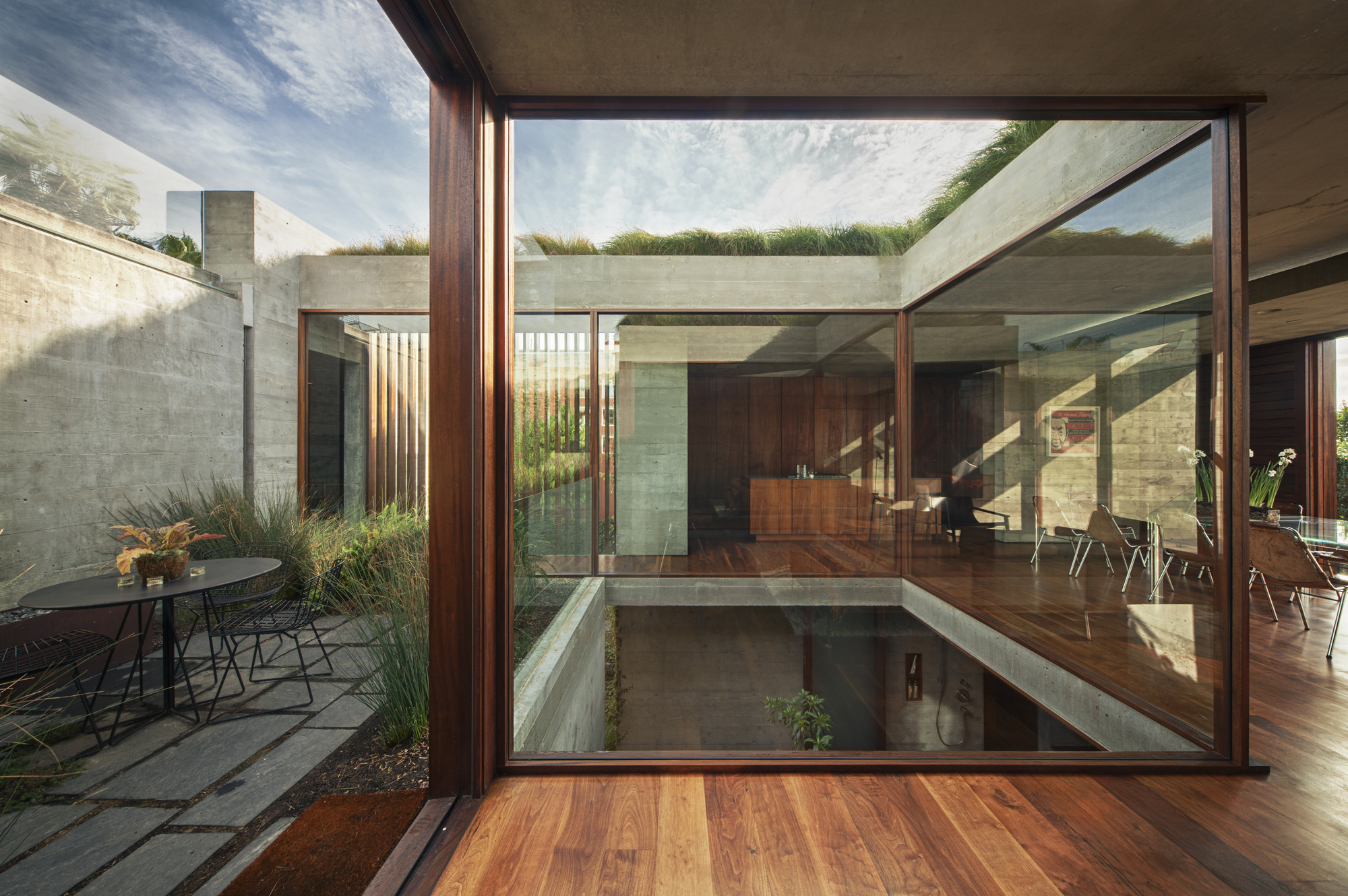 Gallery of Phoenix House / Sebastian Mariscal Studio 4