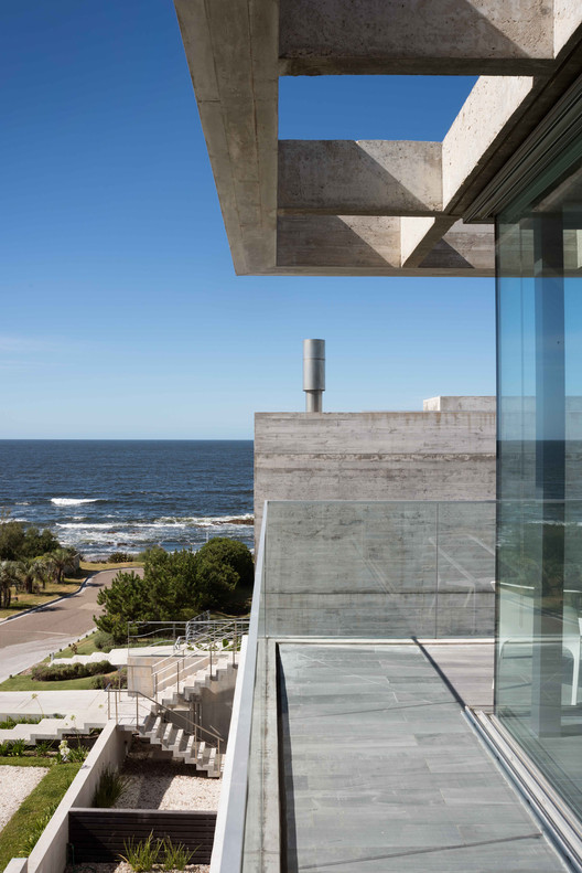 La Iluminada House / Martin Gomez Arquitectos - Image 13 of 25