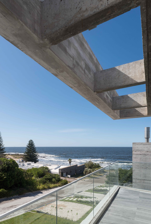 La Iluminada House / Martin Gomez Arquitectos - Image 11 of 25