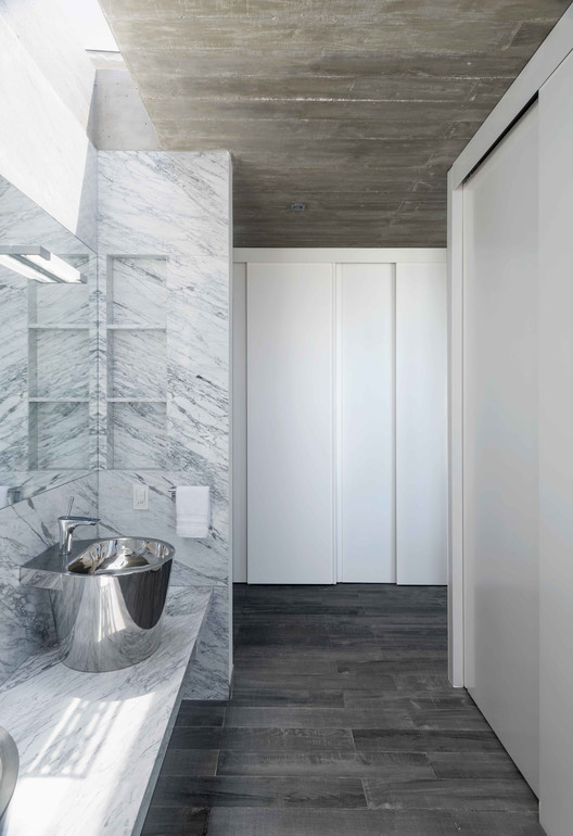 La Iluminada House / Martin Gomez Arquitectos - Image 14 of 25