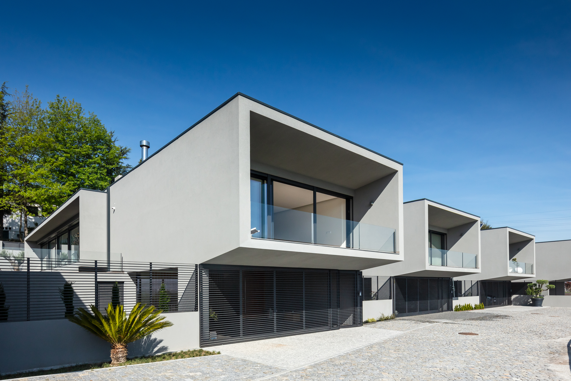 Gallery of Box XL Houses / Grupo Zegnea 12