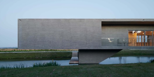 Swan Lake Bridge House and Viewing Tower / TAO - Trace Architecture Office - Image 10 of 49