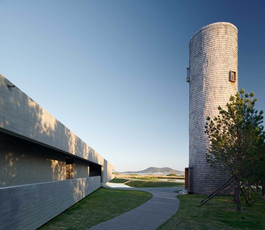 Swan Lake Bridge House and Viewing Tower / TAO - Trace Architecture Office - Image 3 of 49