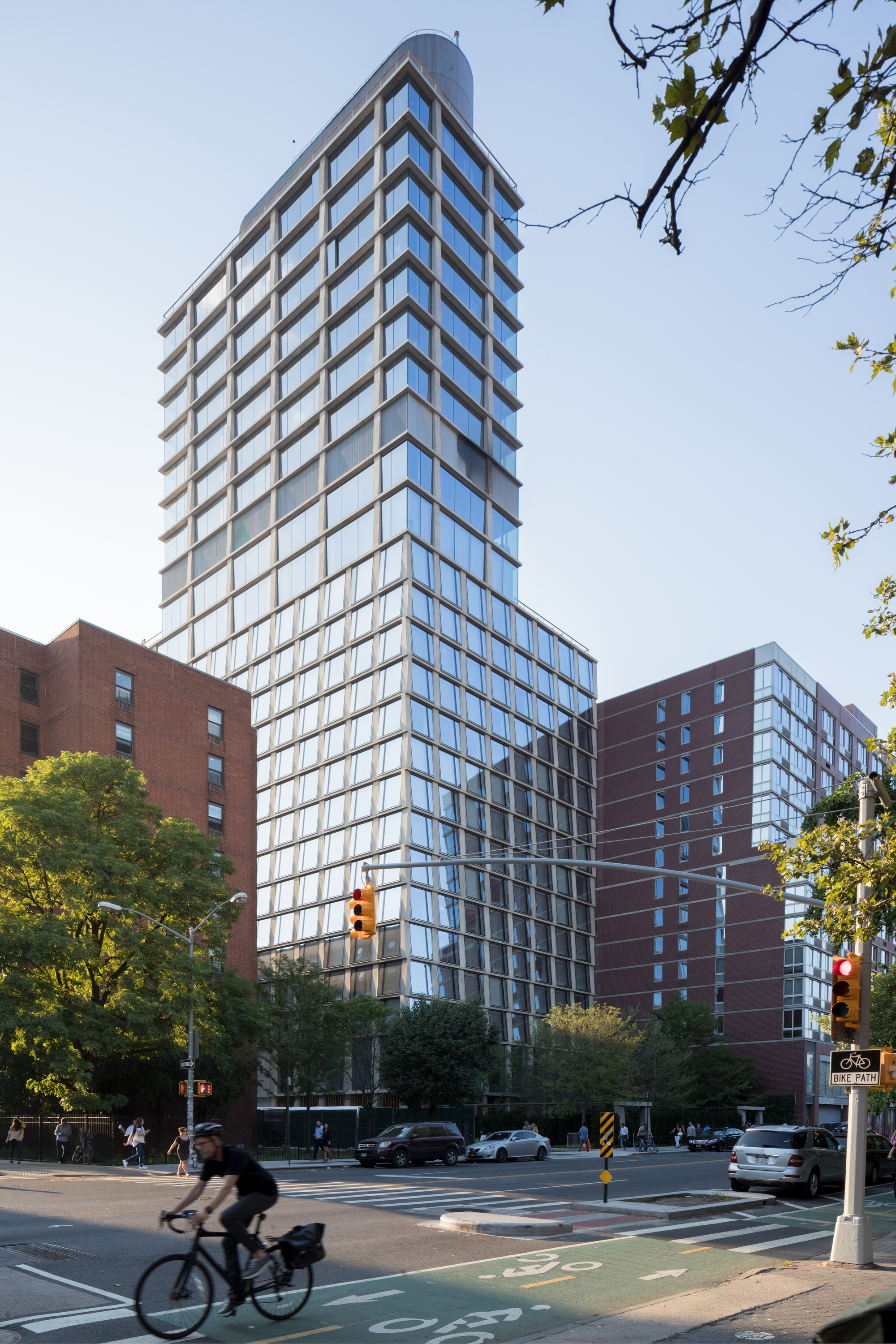 Chrystie Street Hotel / Herzog & de Meuron | ArchDaily