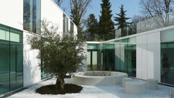 Child Psychiatry Hospitalization Building of 12 beds in Bures-sur-Yvette / a+ samueldelmas