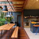 Casa Modelo / Pitta Arquitetura - Mesa, Madeira, Cadeira, Bancada, Viga, Terraço