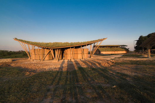 Learn how to design a hyperbolic paraboloid bamboo roof - Image 9 of 11