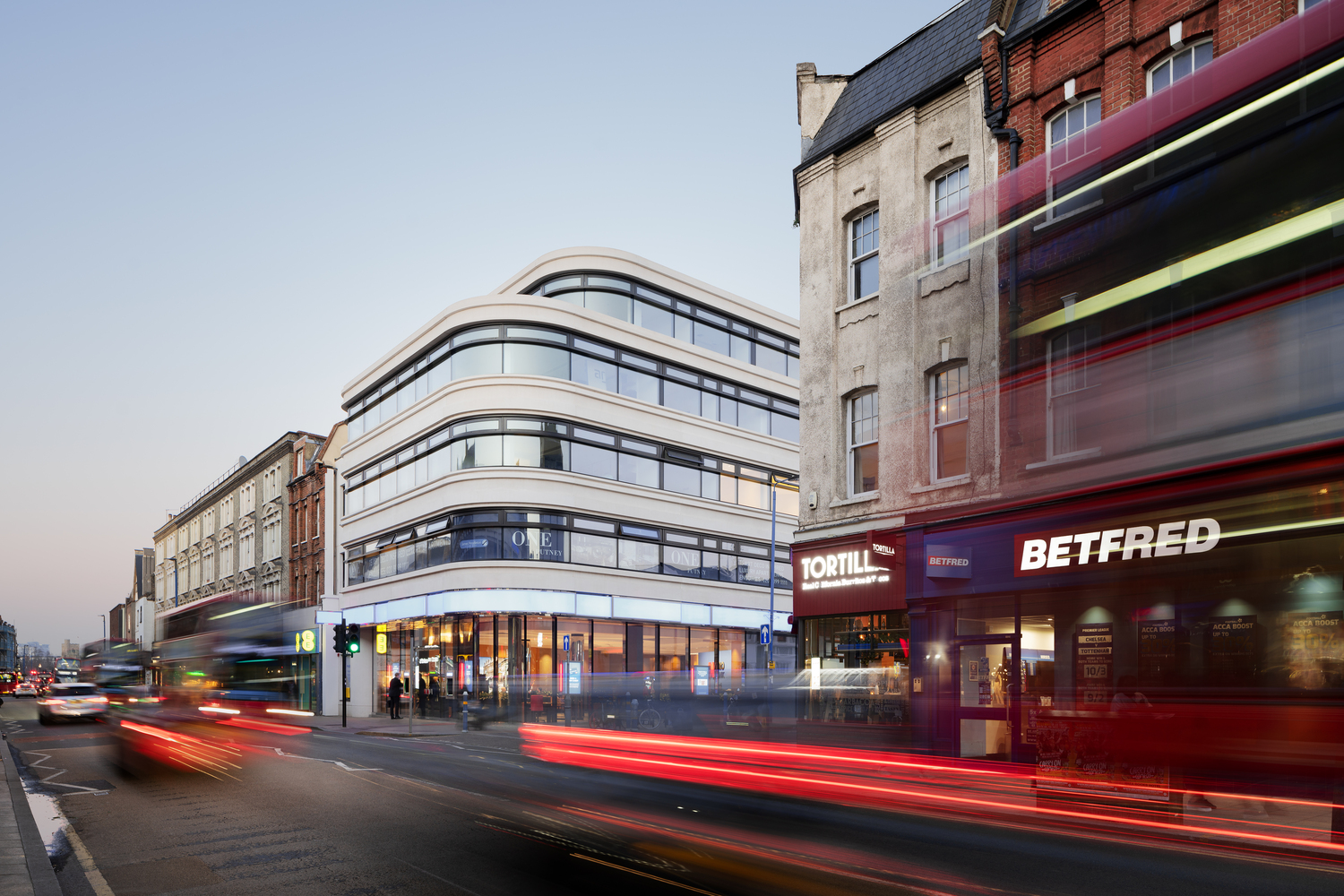 Gallery of ONE Putney Residential Building / PHASE3 - 6