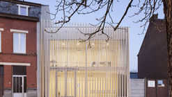 Centro médico de punção / Delmulle Delmulle Architecten