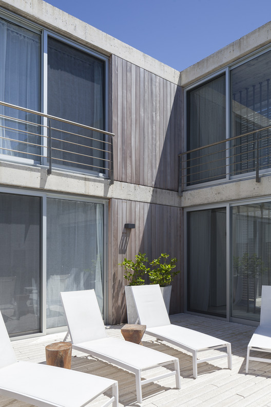 Casa nautilus / Martin Gomez Arquitectos - Ventanas, Fachada, Patio interior