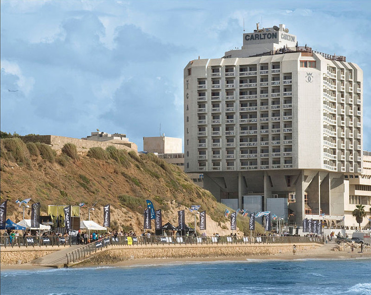 Gris vs. Blanco: 5 edificios brutalistas en Tel Aviv - Imagen 1 de 9