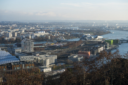 Edifício Residencial Ycone La Confluence / Ateliers Jean Nouvel - Imagem 9 de 42