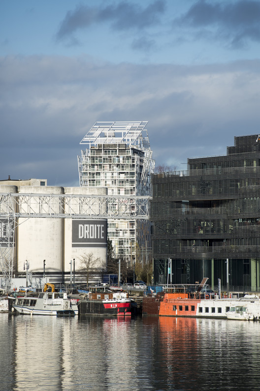 Ycone La Confluence Residential Tower / Ateliers Jean Nouvel - Waterfront, Cityscape