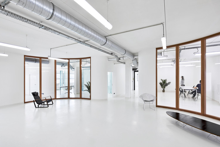 Ateliês e Showroom Marine Serre / Lemoal Lemoal Architectes - Imagem 4 de 16