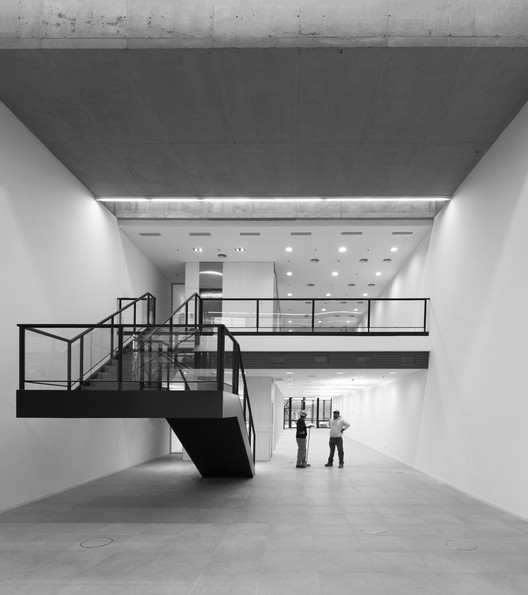 Nova Sede BPN / DINAMO Arquitetura Nova Sede BPN / DINAMO Arquitetura - Imagem 2 de 32