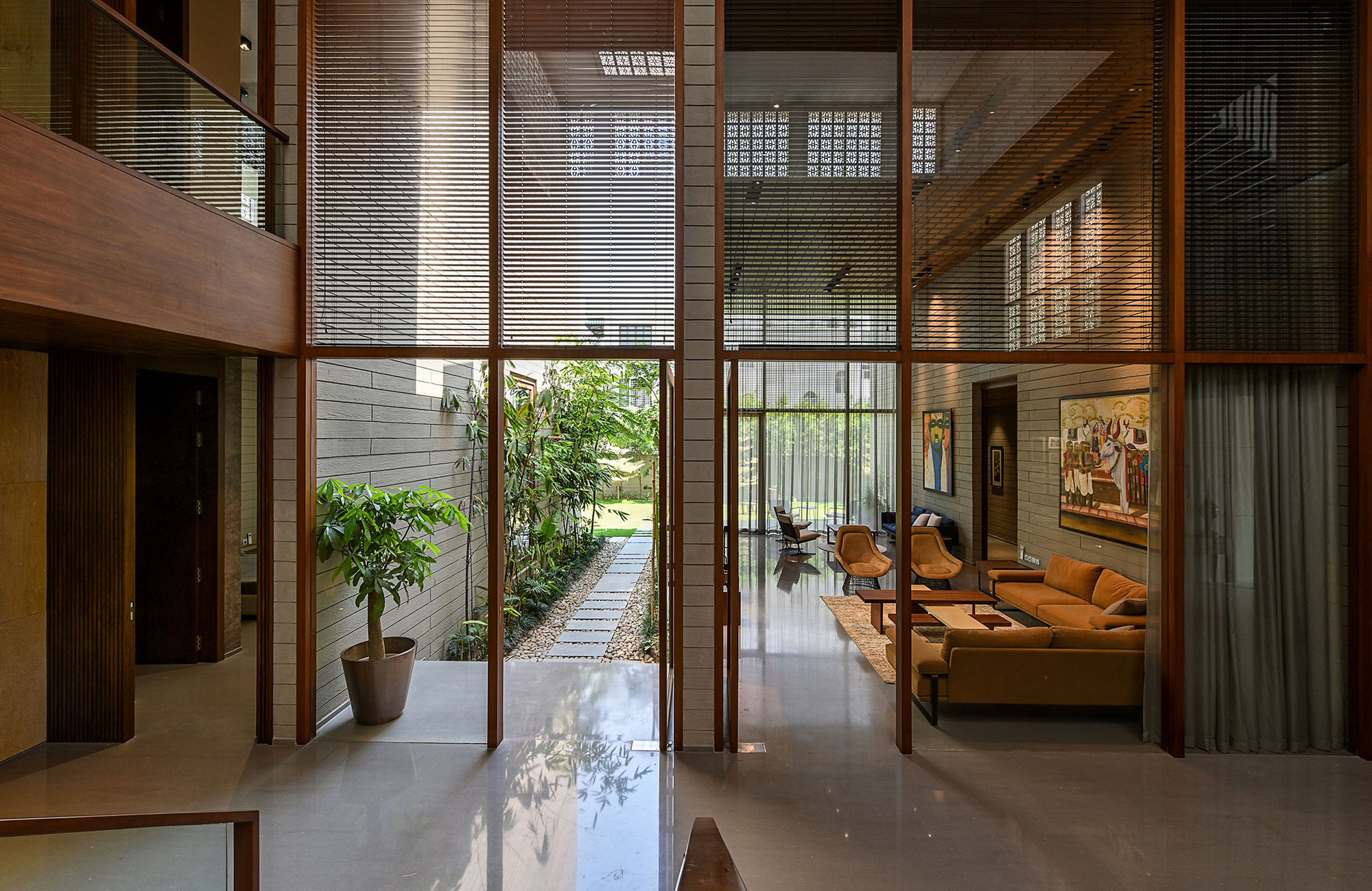Galería de Casa 18 pantallas / Sanjay Puri Architects - 2