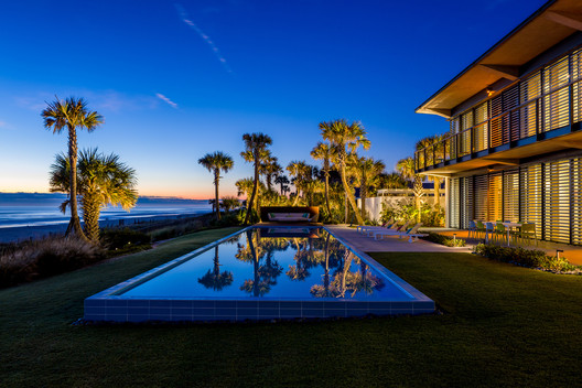 Beach Shack Residential Retreat / Bryden Wood - Image 15 of 22