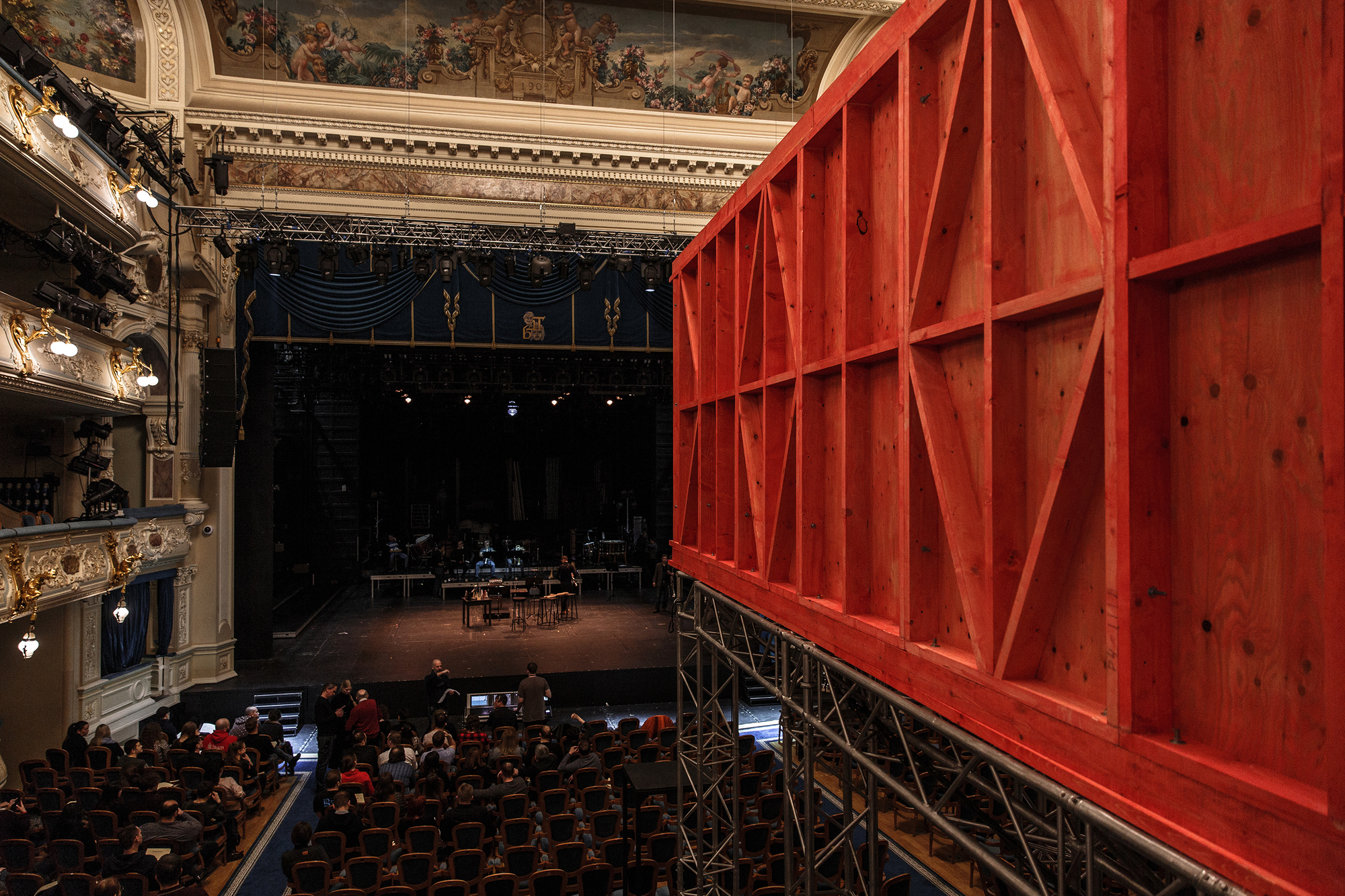 Gallery of Plywood Theatre / ARCHATTACKA 18