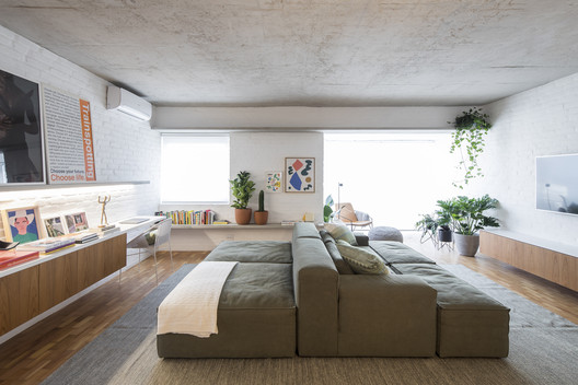 Apartamento VCH / David Ito Arquitetura - Janela, Dormitório, Cama