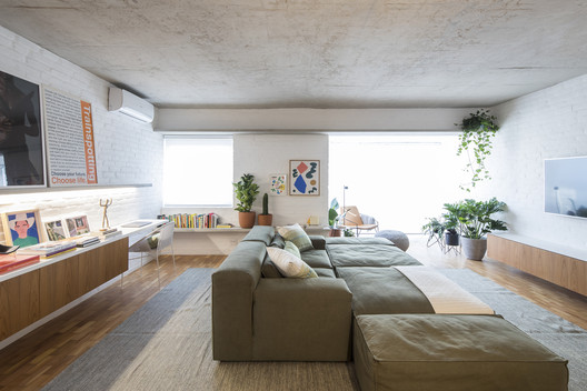 Apartamento VCH / David Ito Arquitetura - Janela, Dormitório, Cama