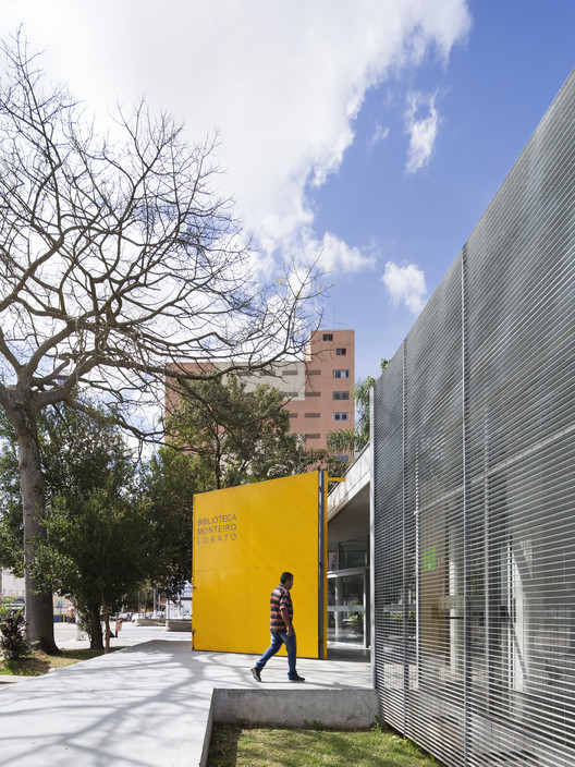 Renovation of the Monteiro Lobato Library / MMBB Arquitetos - Image 8 of 30