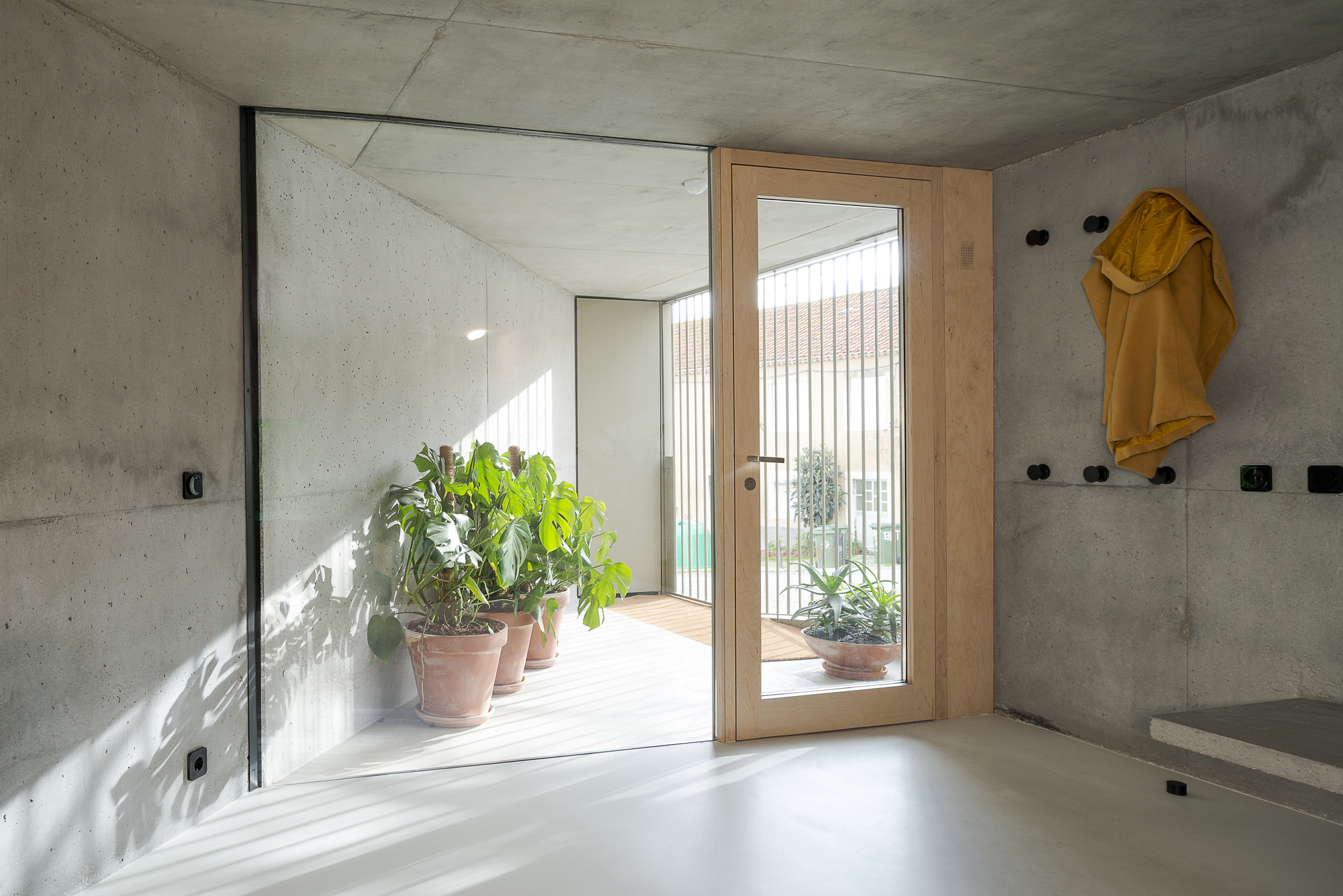 Galería de Casa Triangular / STUDIO_LPP - 17