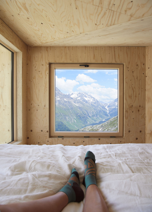 On Mountain Hut Cabin / Thilo Alex Brunner On Mountain Hut Cabin / Thilo Alex Brunner - Image 3 of 19