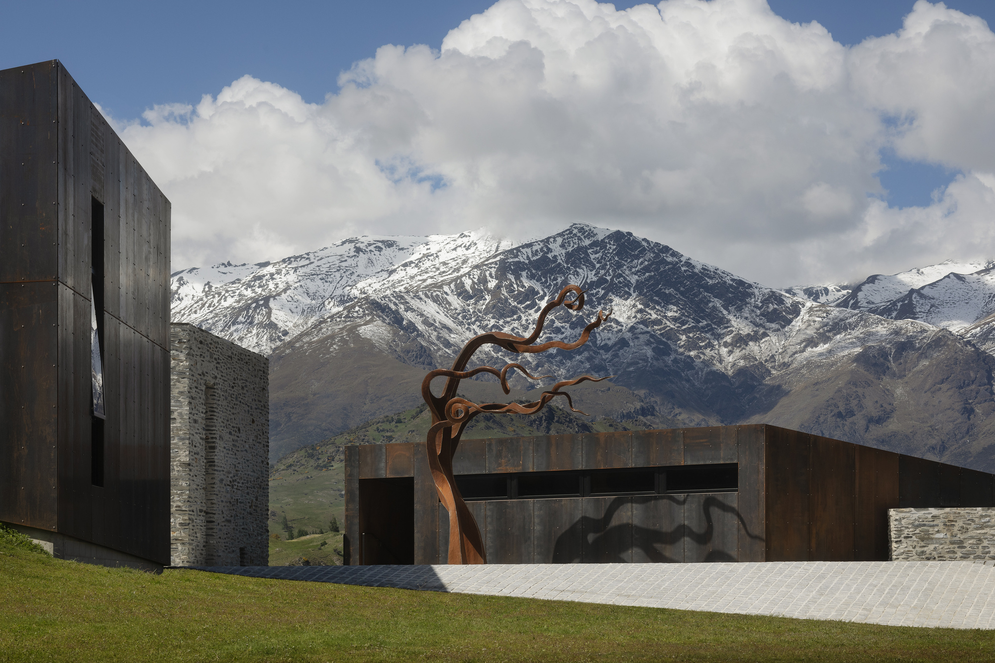 Gallery of Arrowtown House / RTA Studio 2