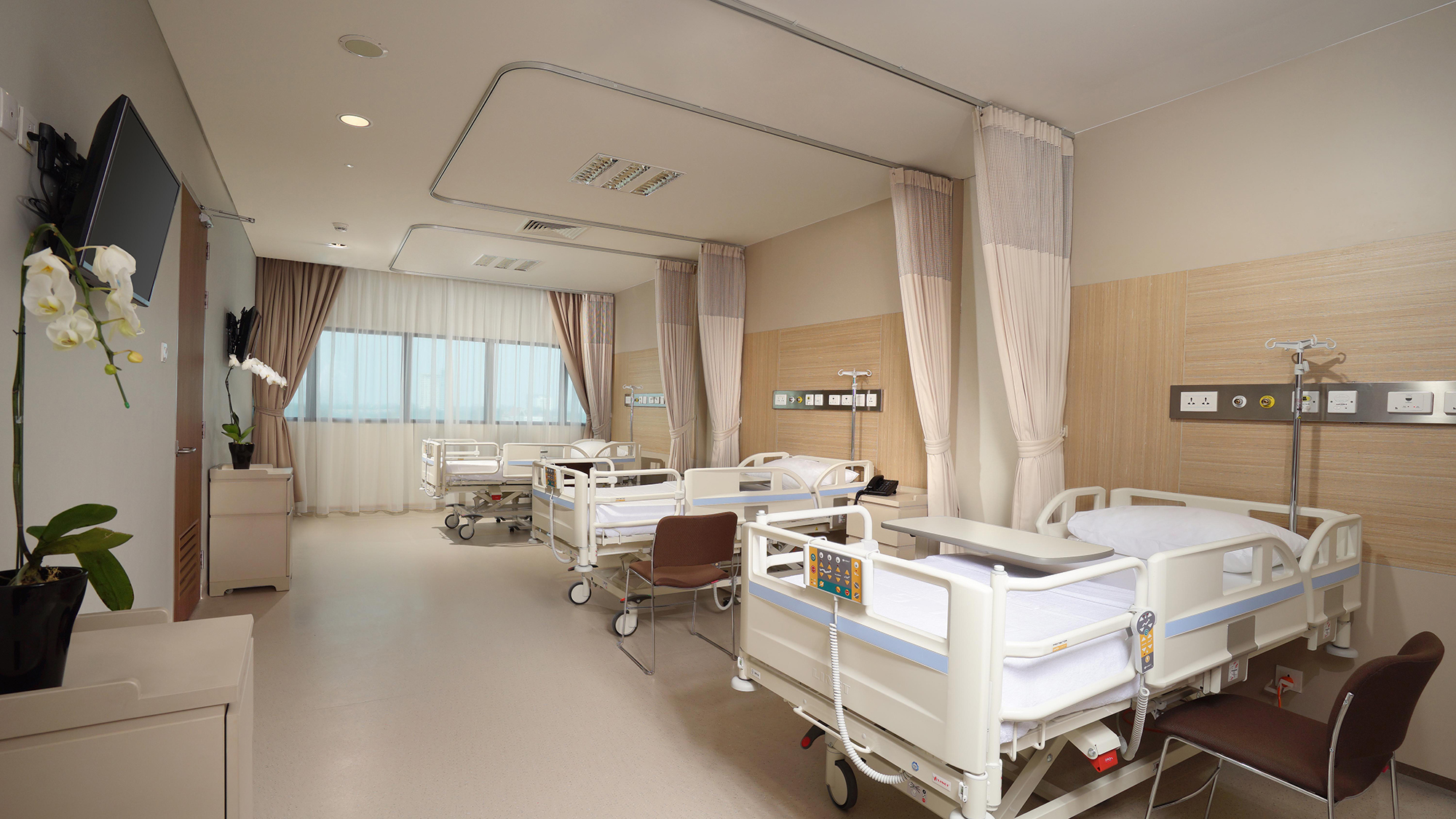 Galería de Hospital Pondok Indah Bintaro Jaya / Silver Thomas Hanley - 12