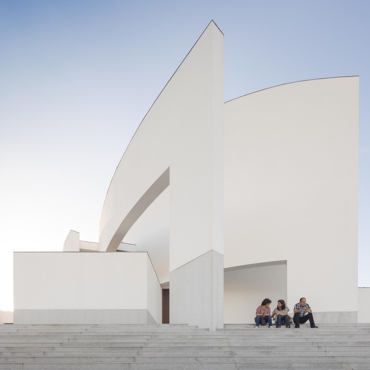 Igreja de Lagares / FCC Arquitectura - Fachada