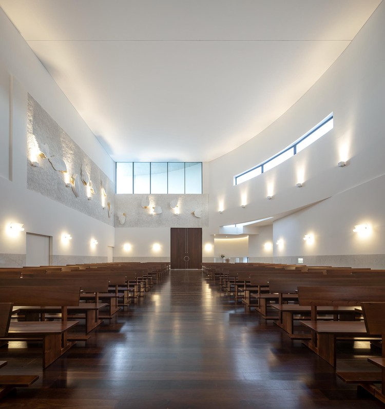 Igreja de Lagares / FCC Arquitectura - Iluminação