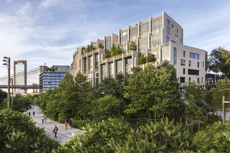 Pierhouse & 1 Hotel Brooklyn Bridge / Marvel Architects - Mixed Use Architecture, Garden, Facade, Cityscape