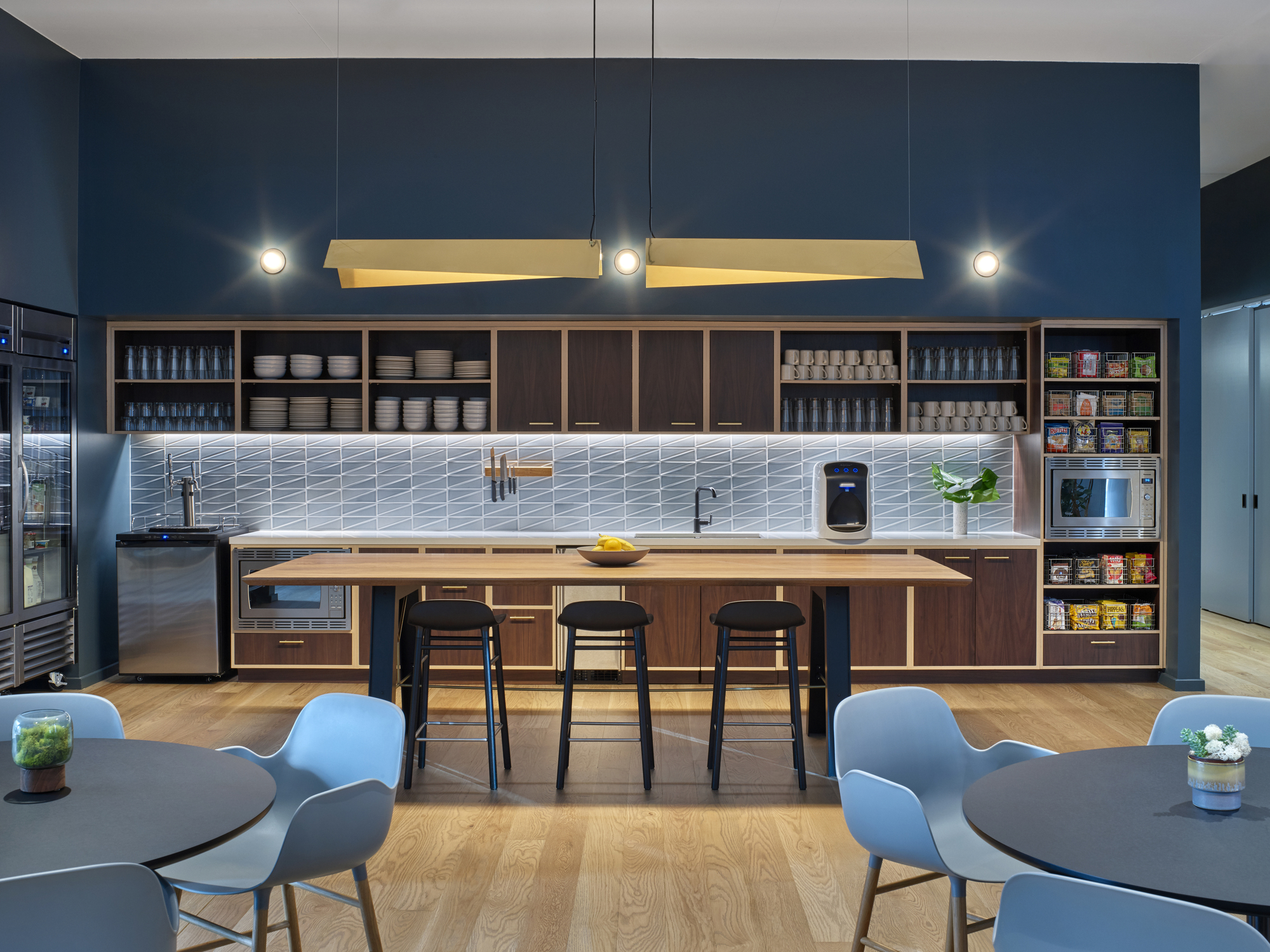 Gallery of Slack Headquarters / Studio O+A 17