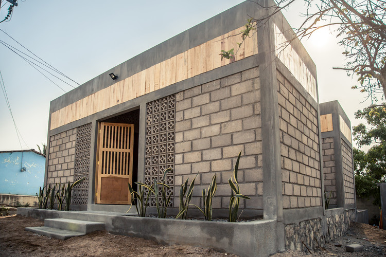 Casa Melani / BIOSARQS + Hábitat para la Humanidad México + ONG Cuidemos.org - Ladrillo, Fachada, Ventanas