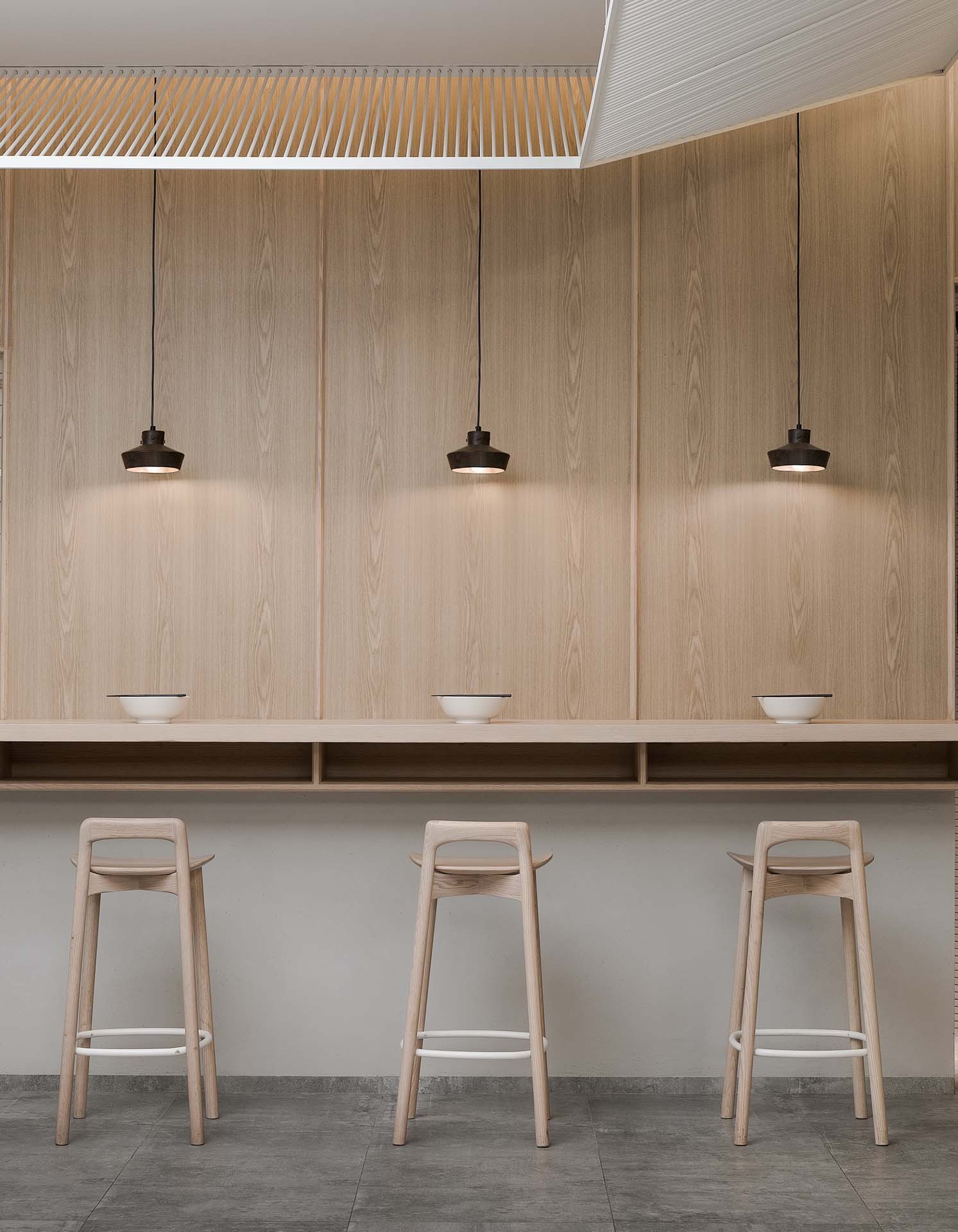 Gallery of KiKi Noodle House / Golucci Interior Architects - 16