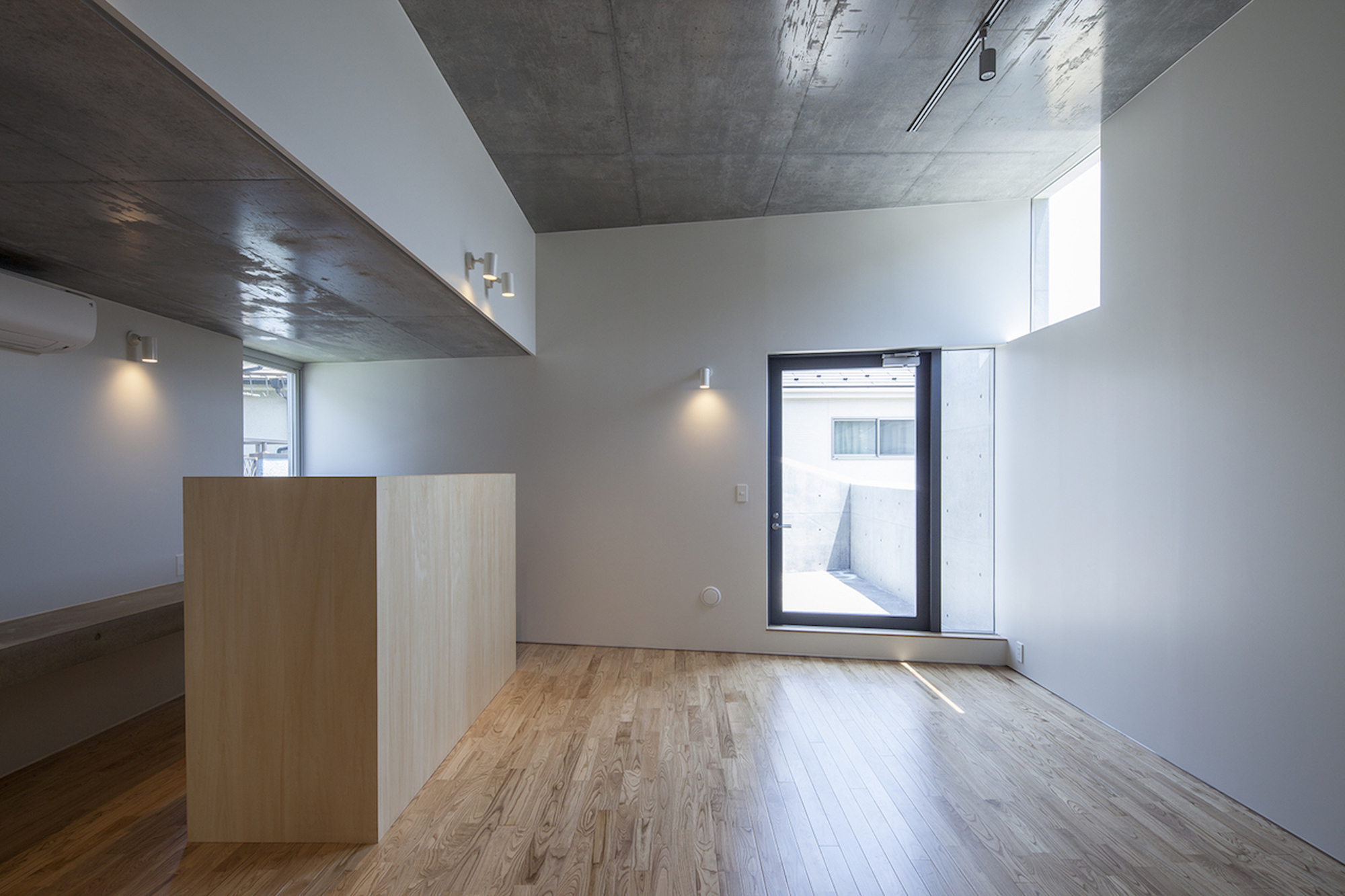Gallery of House in Tachikawa / Kiyoshi Sey Takeyama + AMORPHE 10