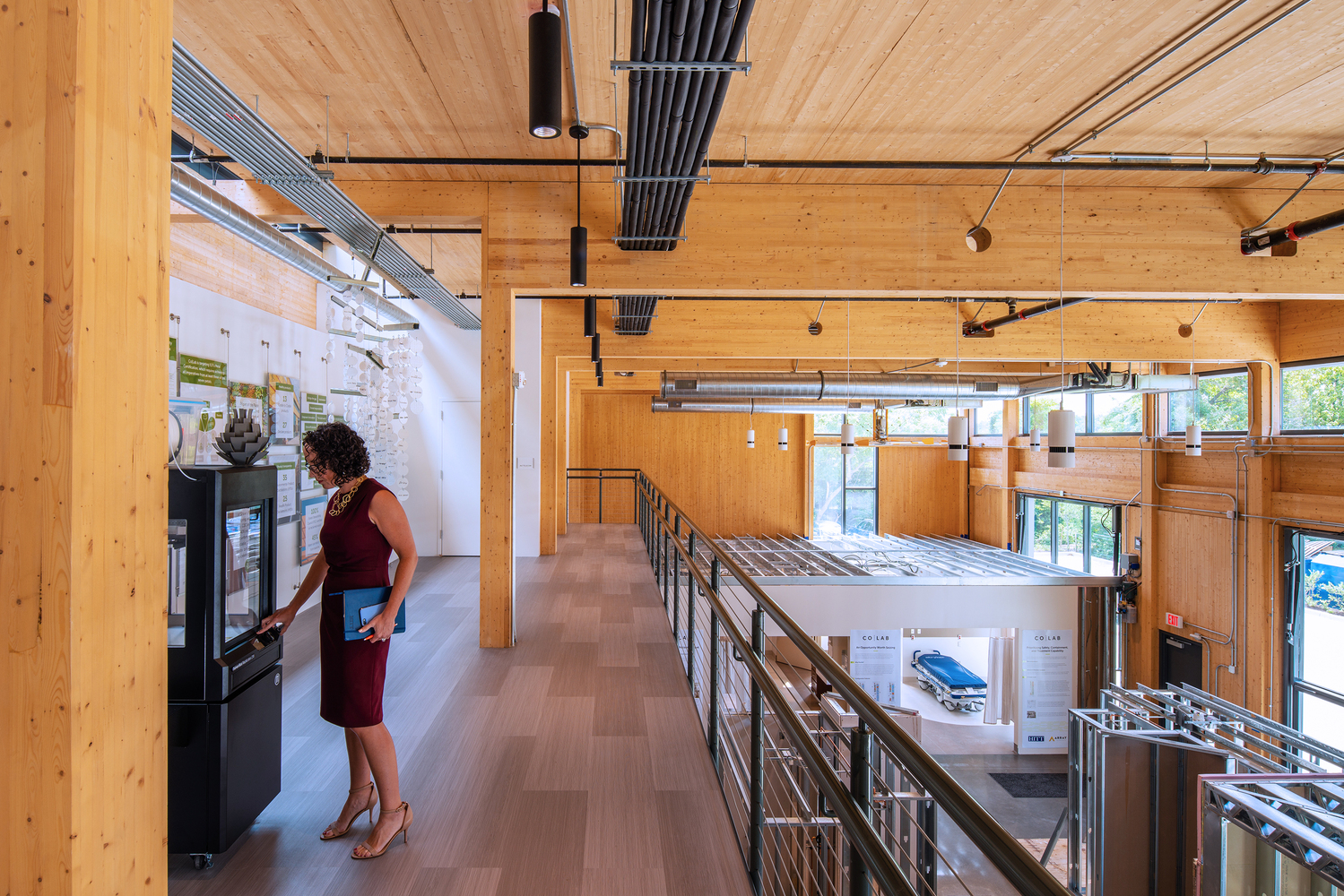 Galería de Co Lab, edificio de alto rendimiento para HITT / William