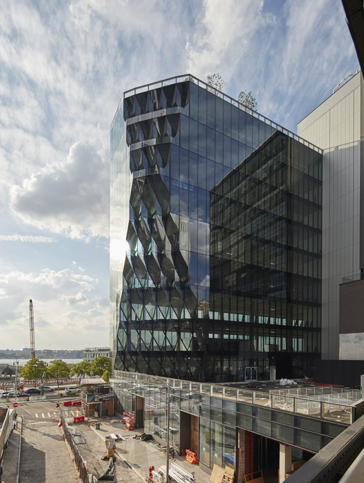 Studio Gang Completes 40 Tenth Avenue Tower in New York - Image 4 of 9