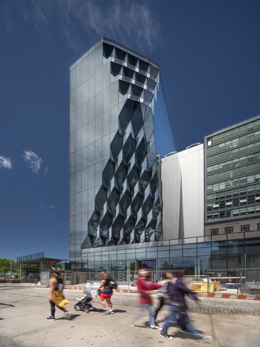 Studio Gang Completes 40 Tenth Avenue Tower in New York - Image 7 of 9