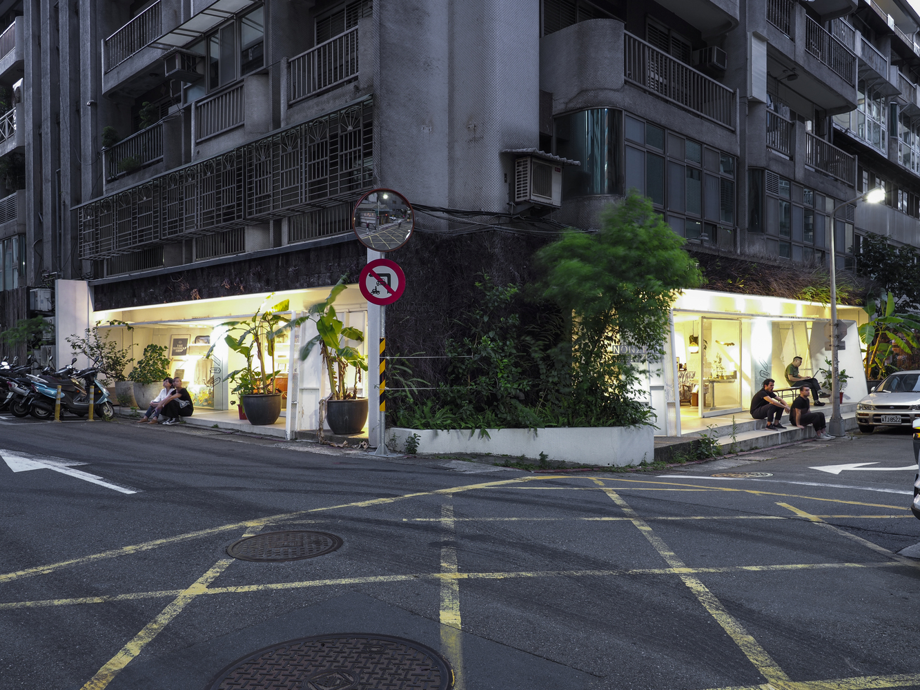 Gallery of Cutting Corner Store & Gallery / JC Architecture 1