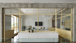 Renovation apartment in Prudencia Building / messina | rivas