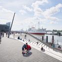 Paseo fluvial Niederhafen / Zaha Hadid Architects - Espacio Público