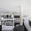 上海油罐艺术中心快闪店`马赛克书店 / 玳山设计 - 室内设计