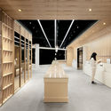 291 Photographs’ Store  / LABOTORY - Interior Photography