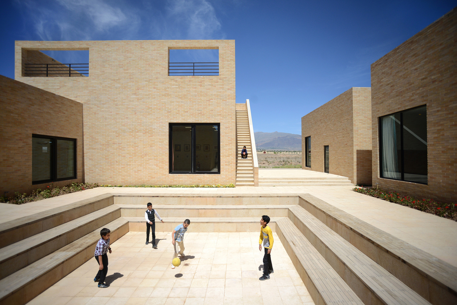 Galería de Educación y espacios abiertos 12 ejemplos de patios en